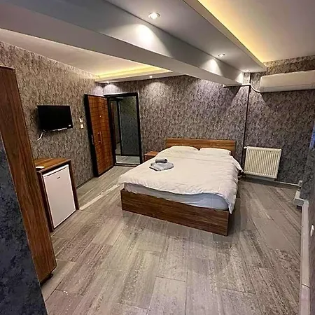 Grand Loft Cali